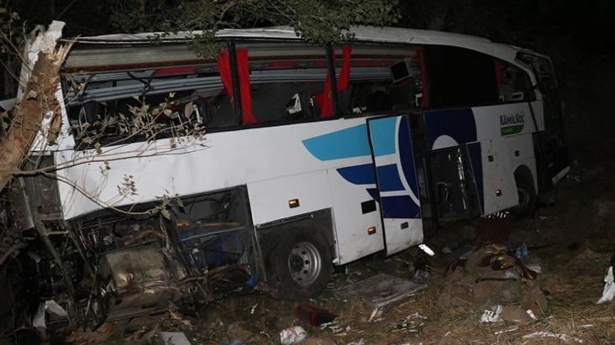Hepsi ölüme uykuda yakalandı! Otobüs kazasında hayatını kaybeden 12 kişinin kimlikleri belli oldu