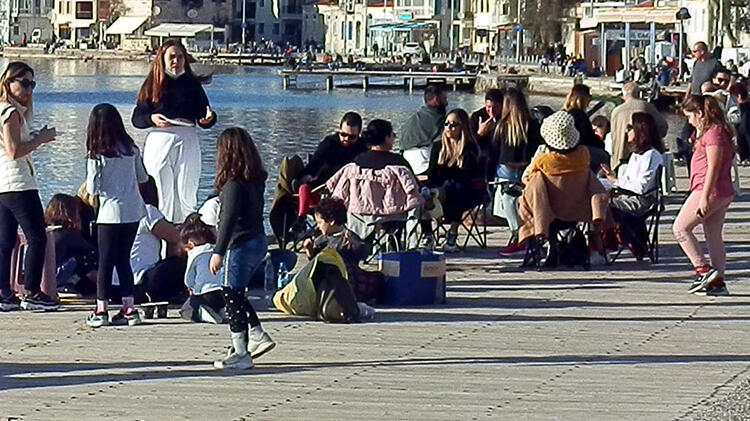 Her yer doldu taştı