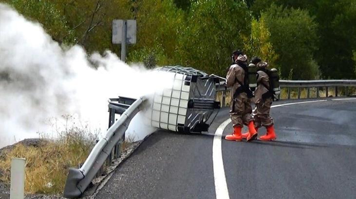 Hidrojen peroksit paniği! TIR'dan yola düştü, ekipler teyakkuza geçti