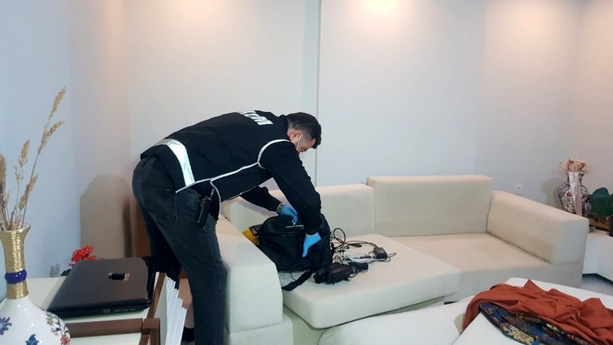 Hücre evlerine şafak operasyonu