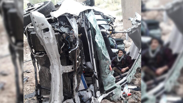 Hurdaya dönen araçtan sağ çıktılar!