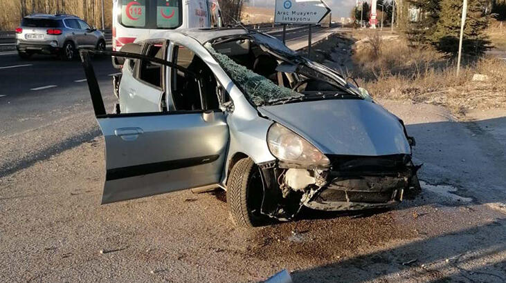 Hurdaya dönen otomobilden çıkartılan kadın sürücü kurtarılamadı