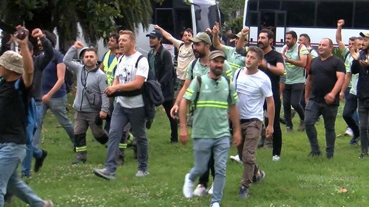İBB önünde eylem! İşten atılan arkadaşlarının geri alınmasını istediler