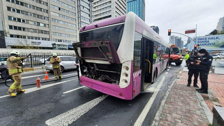 İETT otobüsünde panik anları: Bir anda alev aldı