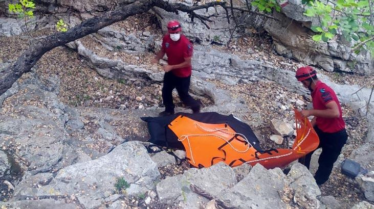 İhbar üzerine bölgeye gidildi! Erkek cesedi bulundu