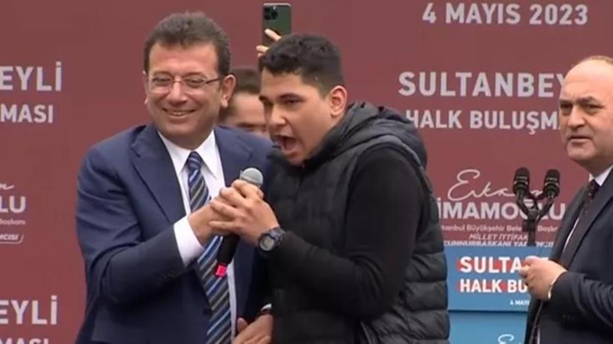 İmamoğlu, gencin söylediğini duyunca mikrofonu hemen geri aldı: Kerata yakacak kendini