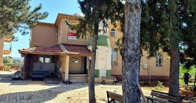 İnşaat işçileri, cami kubbesinden düştü: 1 ölü, 1 yaralı