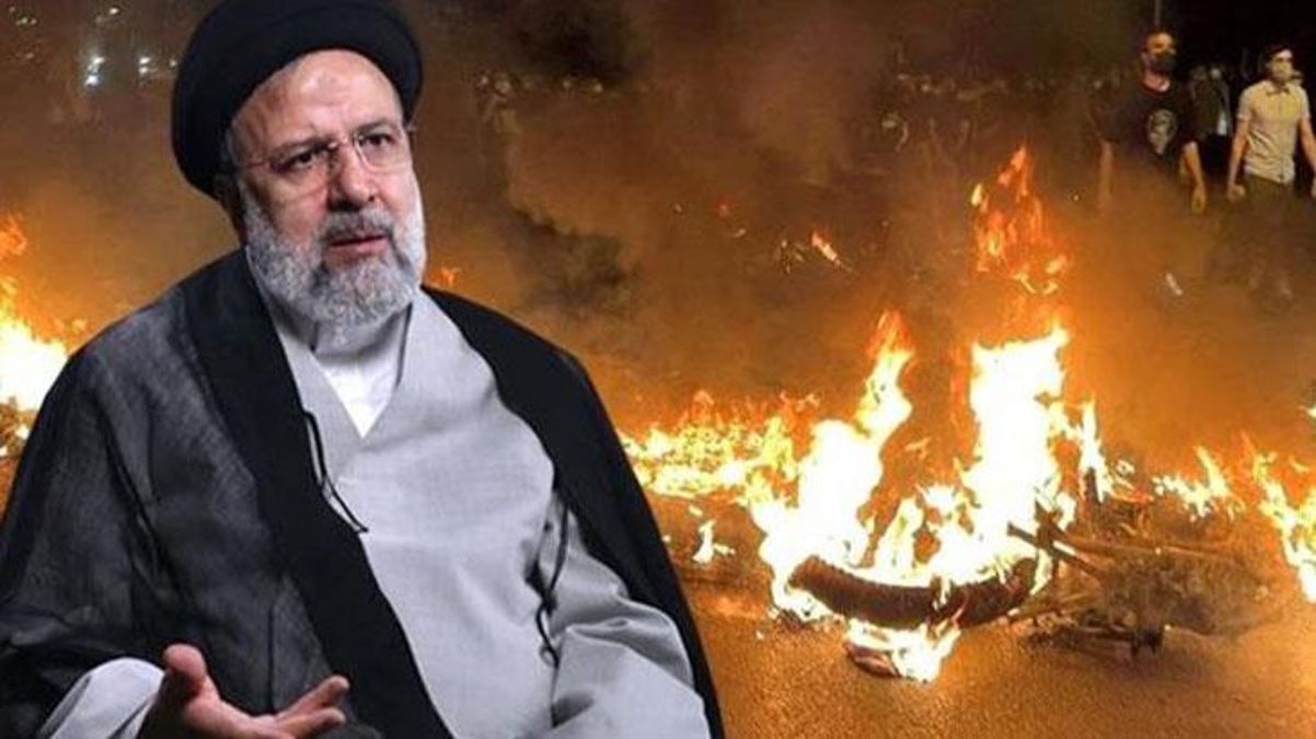 İran'da üç aydır süren protestolar sonuç verdi: Hükümet başörtüsü konusunda düzenlemeye gidiyor