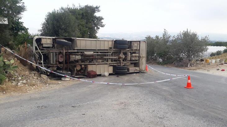 İşçileri taşıyan midibüs devrildi! Ölü ve yaralılar var...