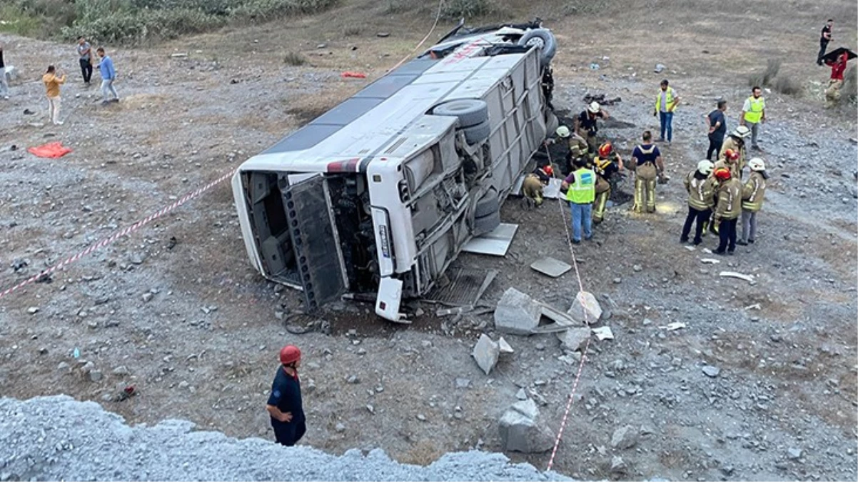 İstanbul Havalimanı'nda çalışan personelleri taşıyan servis aracı şarampole yuvarlandı: 27 yaralı