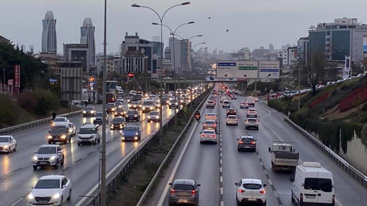 İstanbul'da ara tatil sonrası trafik yoğunluğu! Zaman zaman durma noktasına geldi