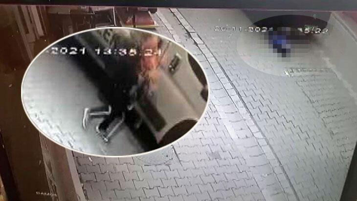 İstanbul’da dehşet anları! Annesinin gözü önünde minibüsün altında kaldı