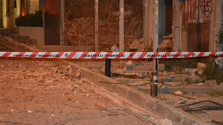 İstanbul'da gece yarısı korku dolu anlar! Sokak trafiğe kapatıldı