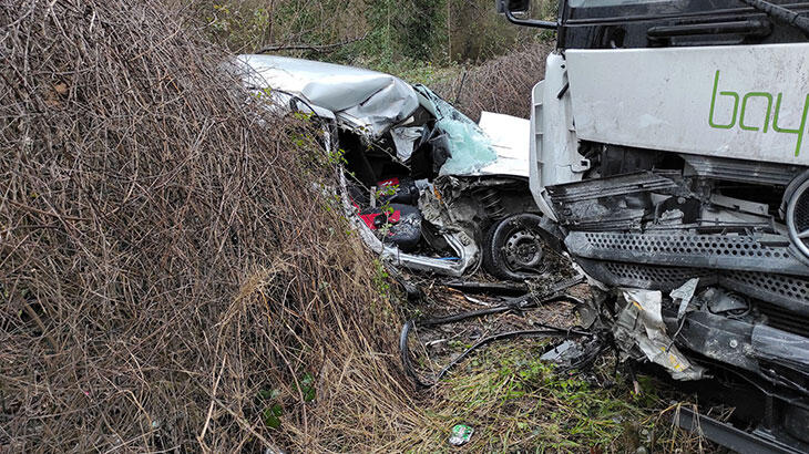 İstanbul'da kafa kafaya felaket! Feci şekilde can verdi