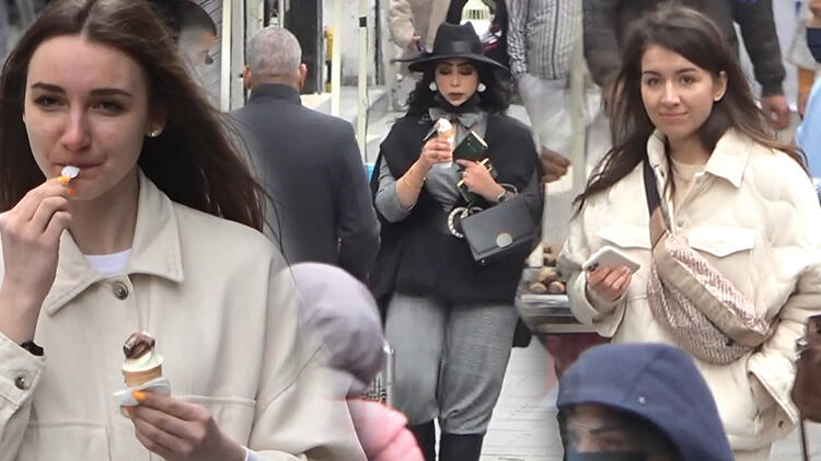 İstanbul'da sosyal mesafesiz ve maskesiz kalabalık