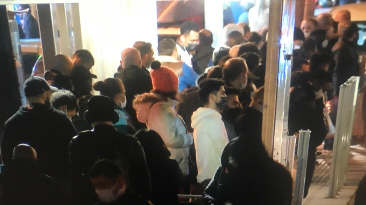 İstanbul'da tramvaylarda korkutan kalabalık