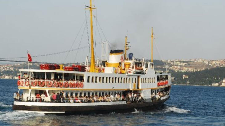 İstanbul'da vapurda iğrenç olay! Genç kadına bakıp yaptı