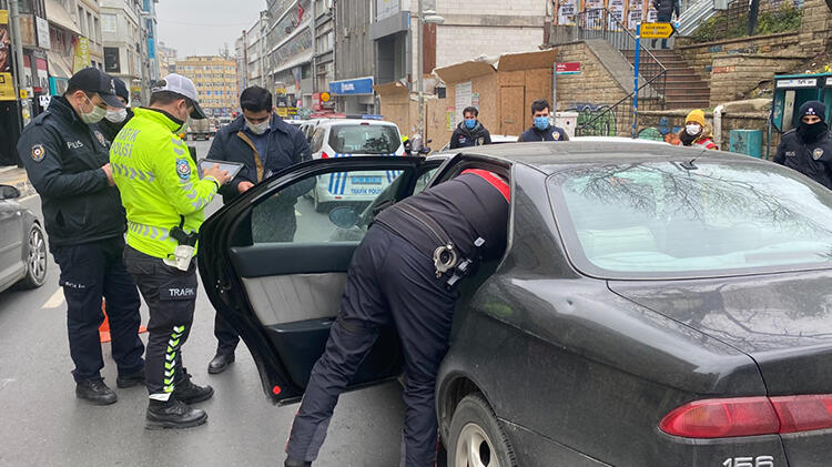 İstanbul'da Yeditepe Huzur denetimi! Didik didik arandılar