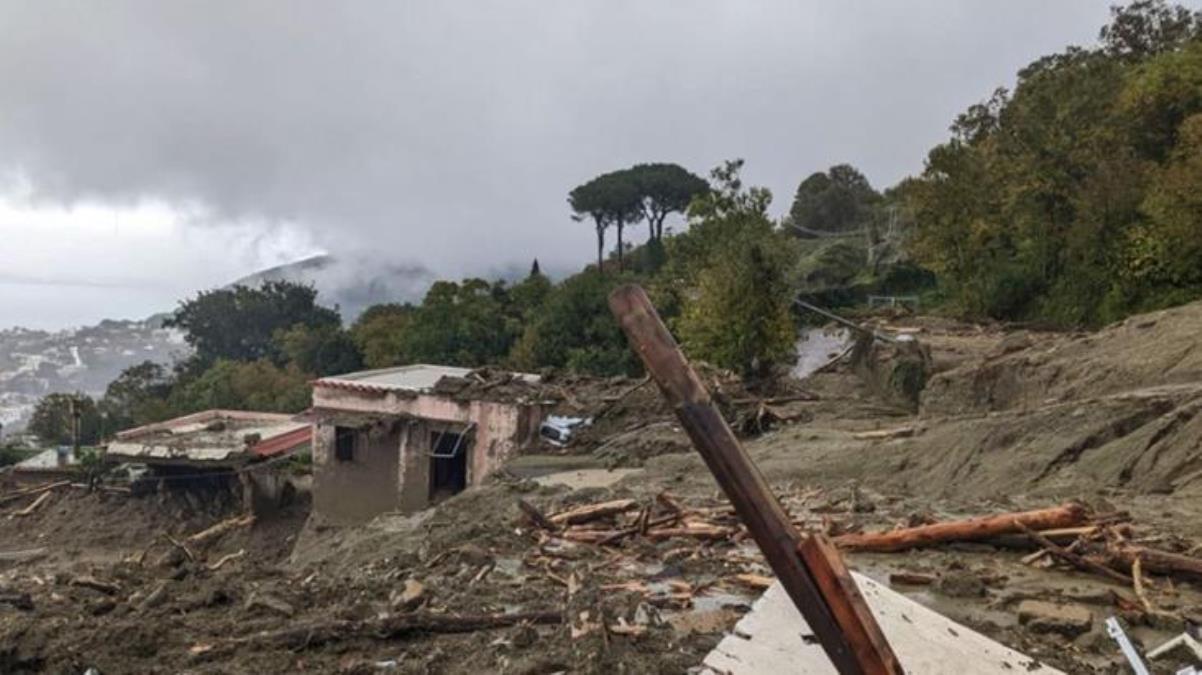 İtalya'da 7 kişiye mezar olan heyelanda kayıp 5 kişi hala bulunamadı! Bölgede OHAL ilan edildi