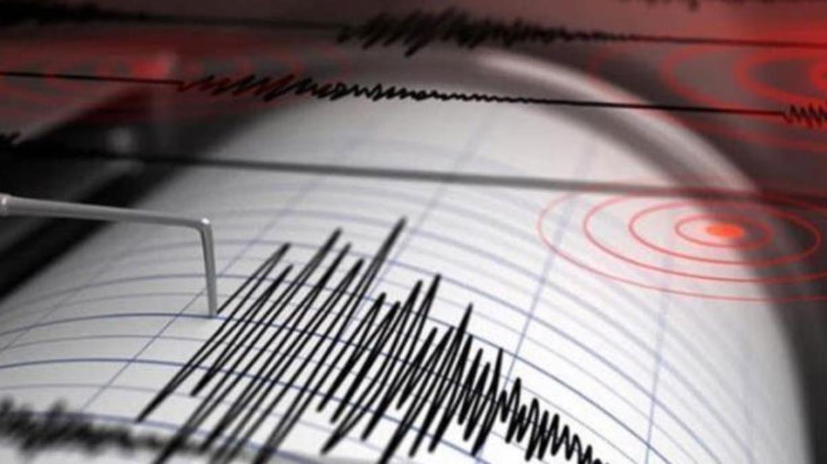 İzmir açıklarında yarım saat arayla 2 deprem meydana geldi