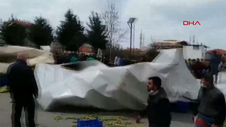 İzmir' de çatı, pazaryerinin üzerine uçtu! Yaralılar var