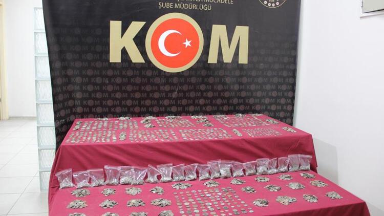 İzmir'de 8 binin üzerinde tarihi eser ele geçirildi