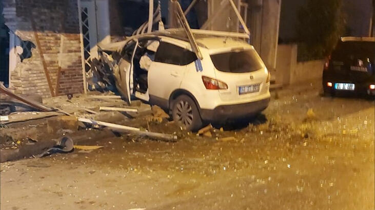 İzmir’de kısıtlama sessizliği kaza gürültüsü ile son buldu