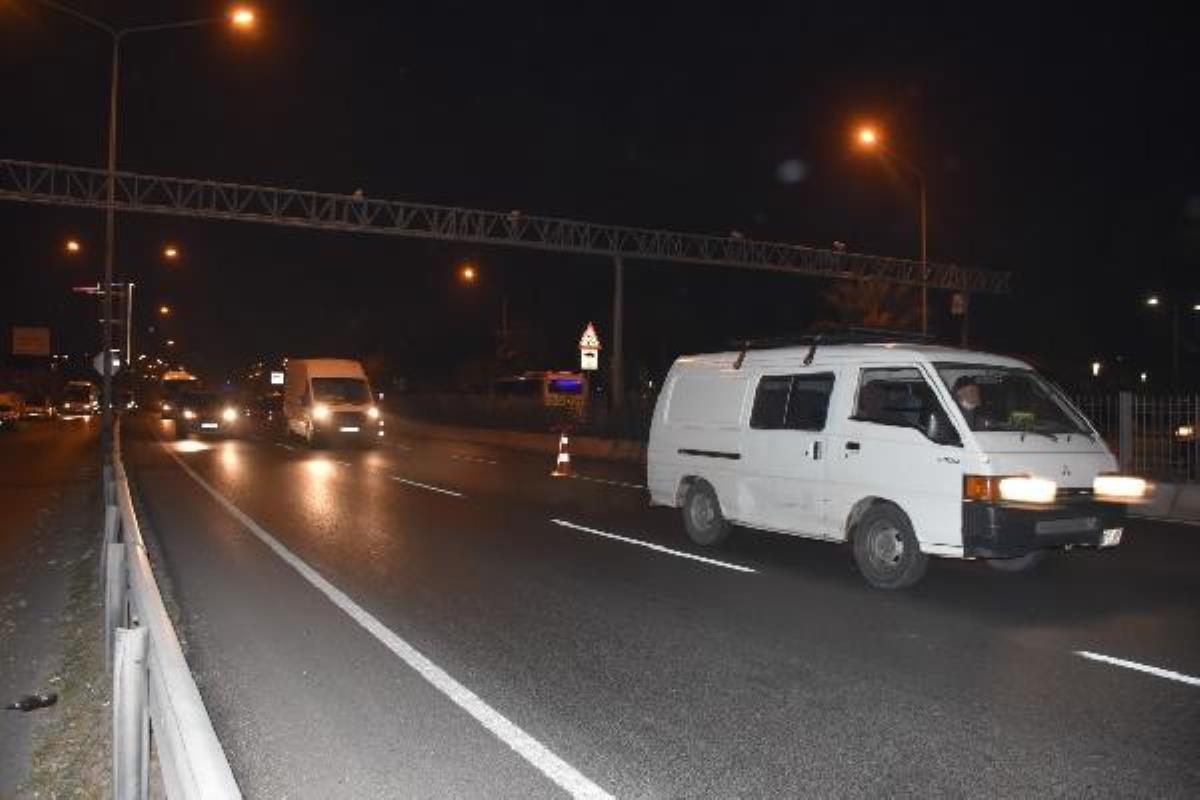 İzmir'in cadde ve sokaklarında, kısıtlama sonrası hareketlilik