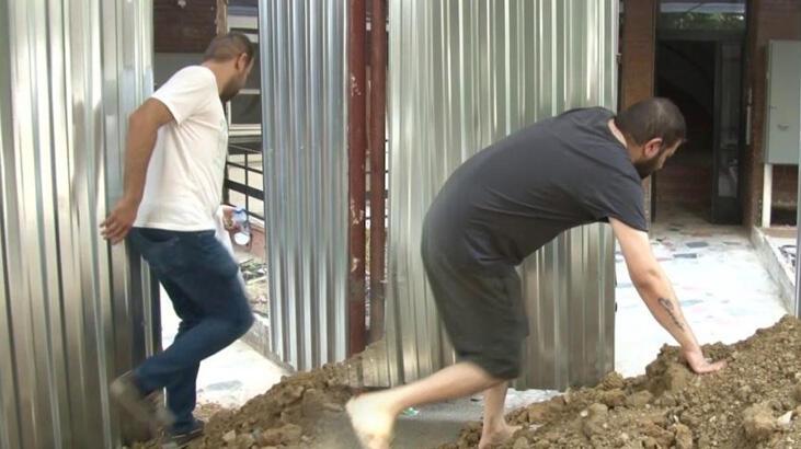 Kadıköy’de kiracılara büyük şok! Apartman girişine moloz döktüler