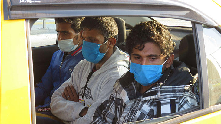 Kadıköy'deki denetimde kimlikleri sahte 3 kişi yakalandı