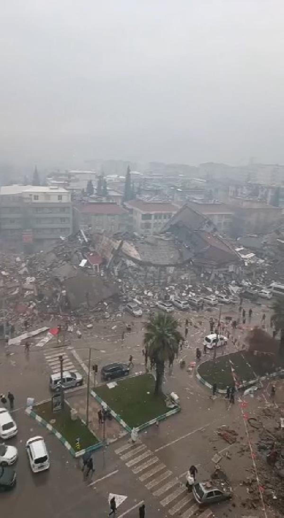 KAHRAMANMARAŞ'TA ONLARCA BİNANIN YIKILDIĞI CADDENİN DEPREMDEN ÖNCEKİ HALİ