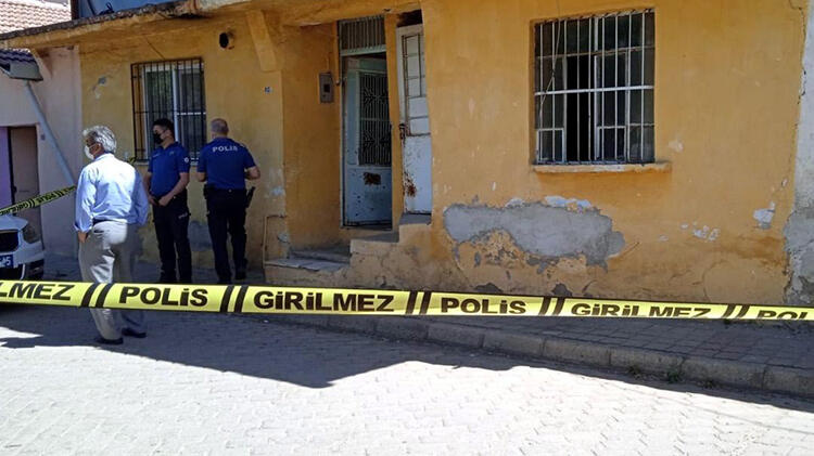 Kahreden olay! Yemek getirdiği evin sahibinin cesedi ile karşılaştı