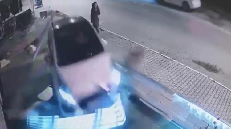 Kaldırımdaki kişi ölümden döndü
