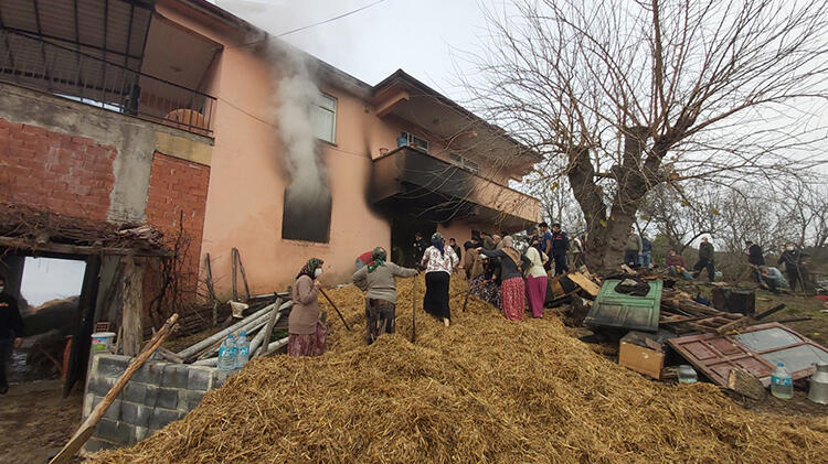 Kalorifer kazanını yakmak isterken yangın çıktı! Anne- oğul ölümden döndü