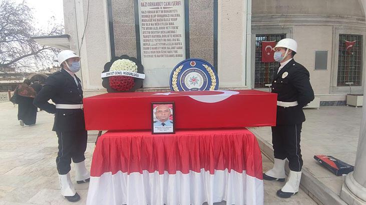 Kalp krizinden hayatını kaybeden polis memuru, toprağa verildi