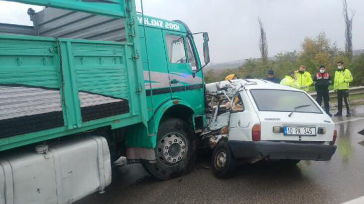 Kamyon otomobile çarptı! 1 ölü, 1 yaralı
