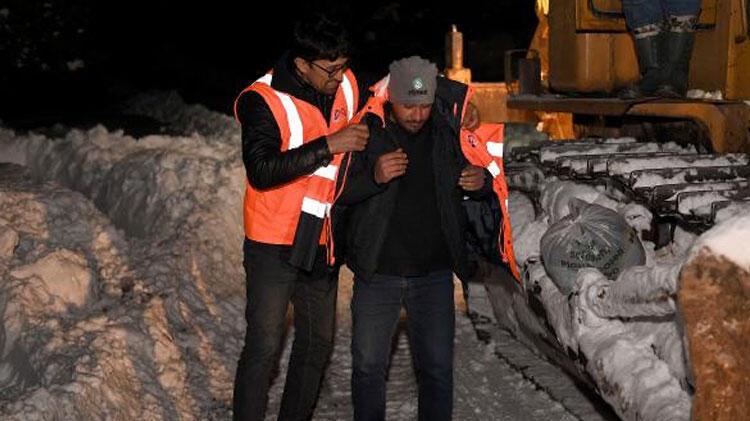 Kar nedeniyle mahsur kalan bekçi, 4 gün sonra kurtarıldı
