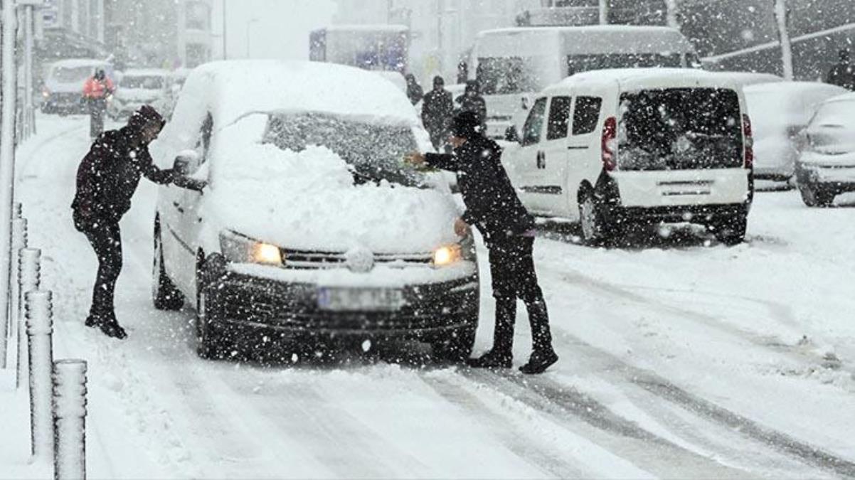 Kar yağışının etkili oldu 10 kentimizde eğitime ara verildi