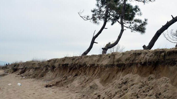 Karadeniz, bu ilçeyi parça parça yutuyor