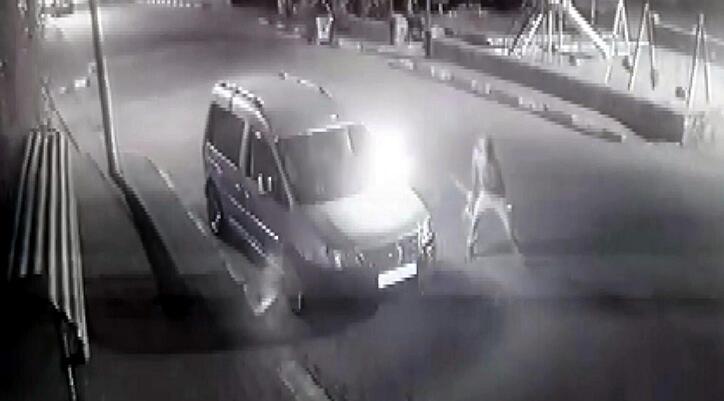 Kardeşine kızdı, park halindeki aracını ateşe verdi!