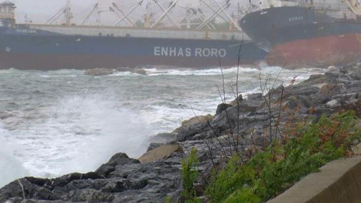 Kartal'da sürüklenen gemi kıyıdaki gemiye yaslandı