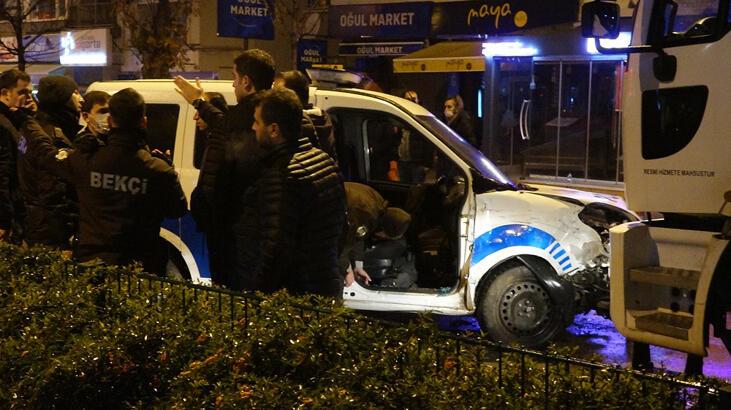 Kavga ihbarına giden iki polis aracı çarpıştı! 2 polis yaralı