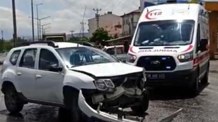 Kayseri’de TIR ile otomobil araç çarpıştı! 1 yaralı