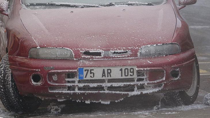 Kent buz tuttu! Sibirya soğukları hayatı olumsuz etkiliyor