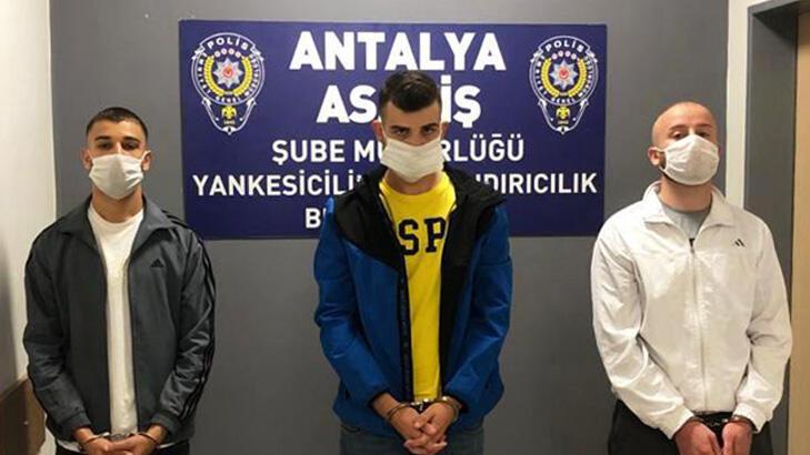 Kiraladıkları aracı sahte belgeyle satıp, yedek anahtarla çalmışlar