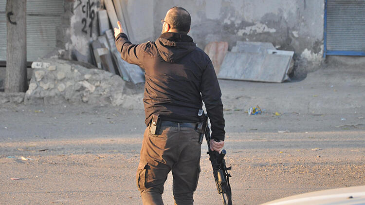 Kısıtlamada iki grup arasında bıçaklı kavga! 4 kişi yaralandı