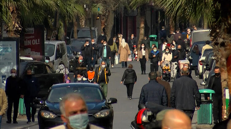 Kısıtlamalara rağmen sokağa çıktılar