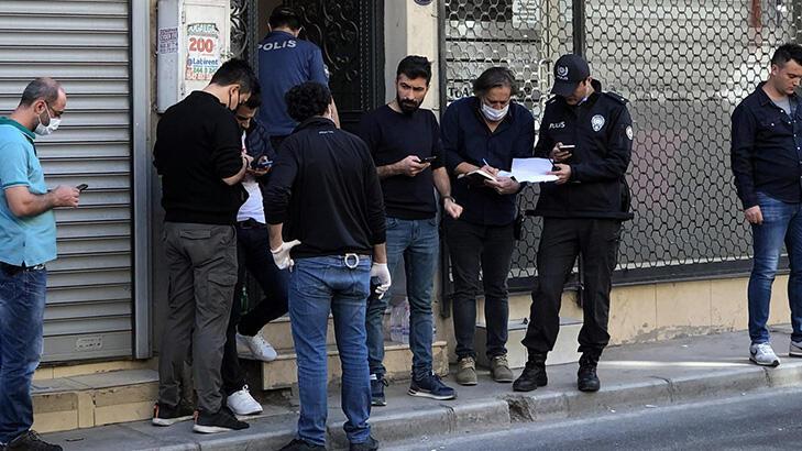 Kız arkadaşını ağır yaraladığı bıçakla yaşamına son verdi