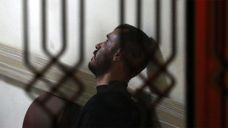 Kocası bıçakladı balkondan atlayarak kurtuldu