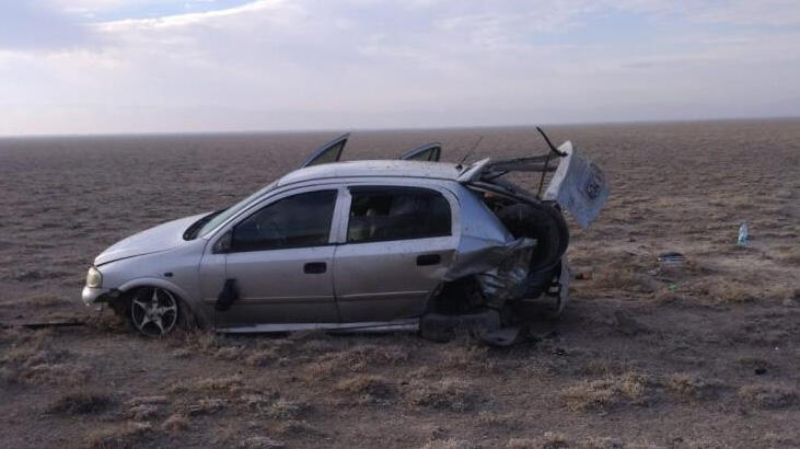 Kontrolden çıkan otomobil tarlaya uçtu